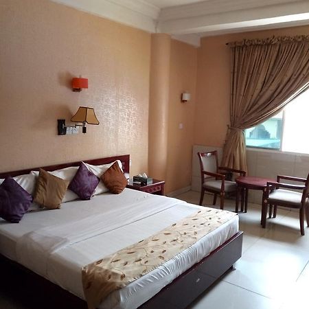 Crocodile Hotels And Restaurant Limited Кадуна Екстер'єр фото